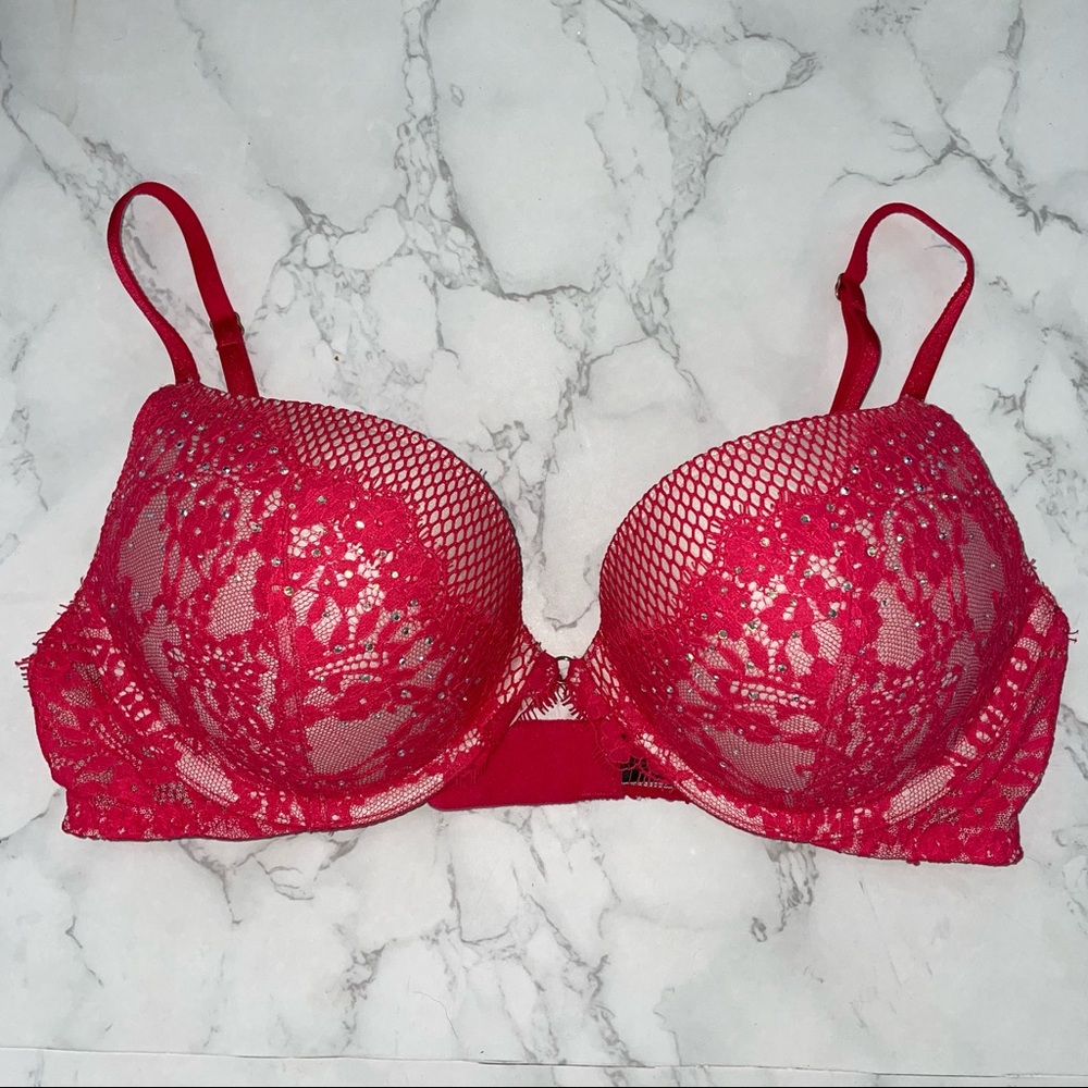 Victoria’s Secret Very Sexy Push Up Bra 34C Red